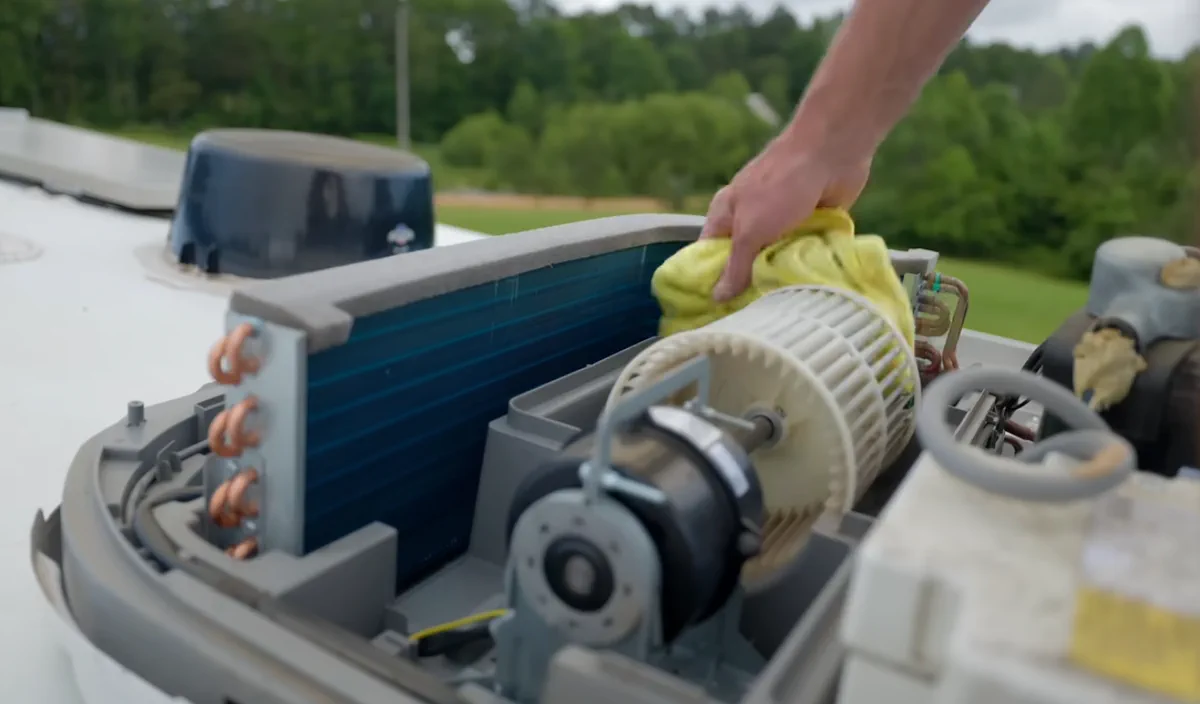 Rooftop AC service on a Class A motorhome in Gig Harbor