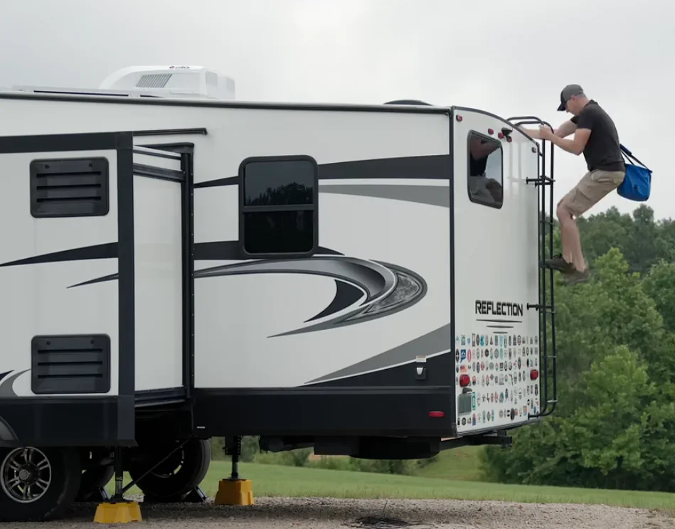 Rooftop AC service on a Class A motorhome in Haltom City