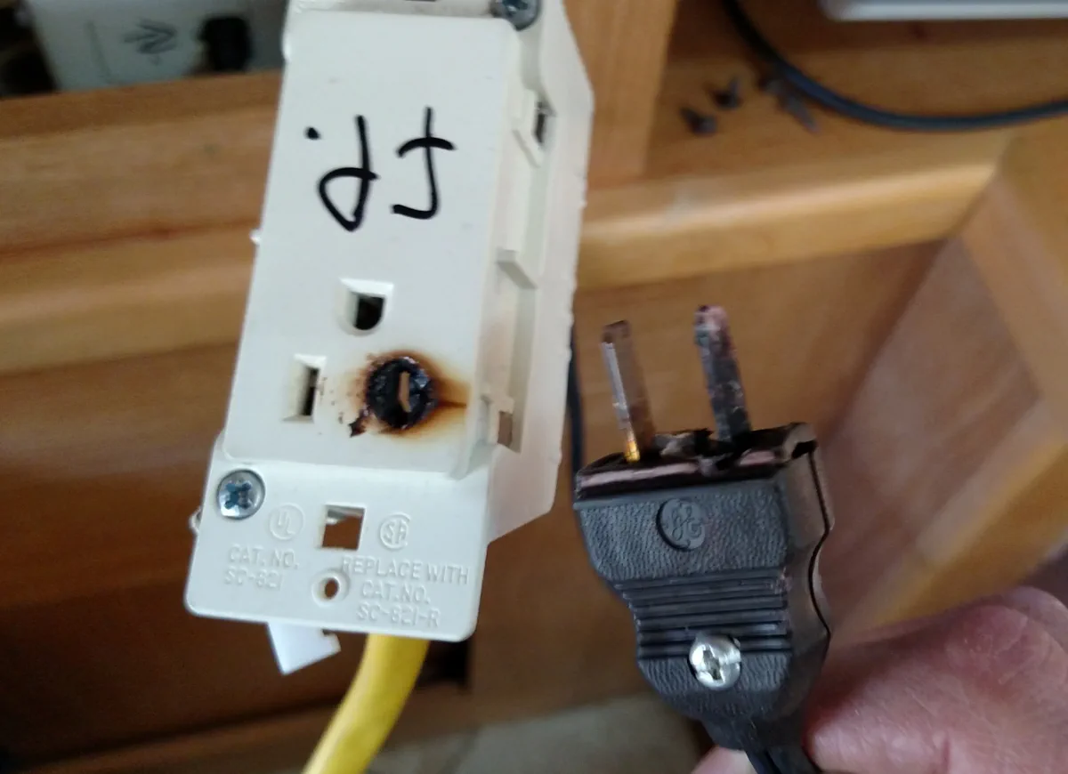12V diagnostics on a fifth wheel parked at a Garland-area RV park