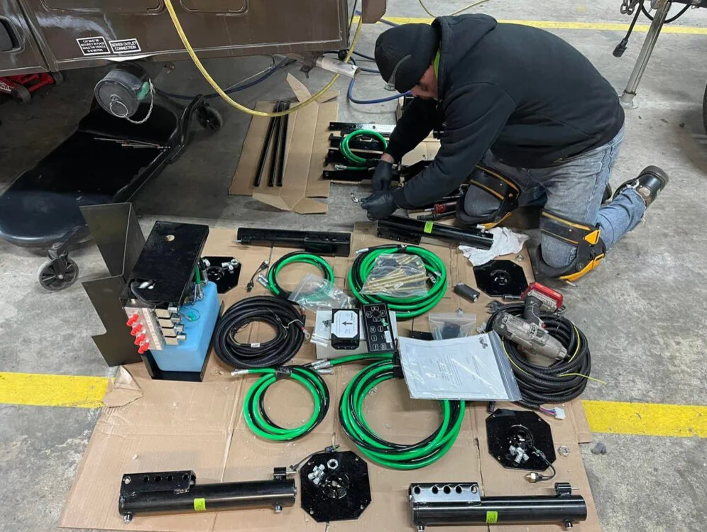 Hydraulic jack motor service on an HWH front jack